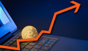 Ảnh của Giá Bitcoin đã chạm ngưỡng 11.921 USD.