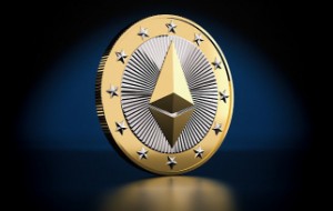 Ảnh của Năm 2018: Ethereum chạm mốc kỷ lục ở mức 900 USD, bắt đầu một đà tăng trưởng mới.