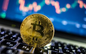 Ảnh của Bitcoin rơi “xuống vực thẳm” sau câu nói của ông Trump