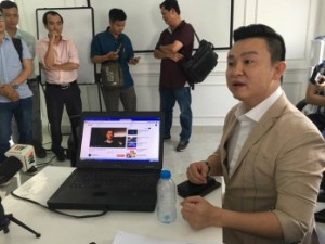 Ảnh của Sở TT&TT: Ông Diệp Khắc Cường tổ chức họp báo về iFan nhưng chưa xin phép