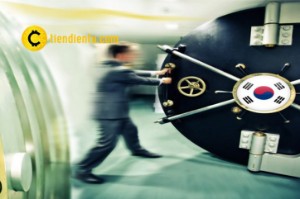 Ảnh của Ngân hàng Shinhan Bank cung cấp các dịch vụ tiền điện tử tới khách hàng tại Hàn Quốc