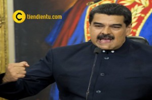 Ảnh của Tổng thống Maduro của Venezuela chuẩn bị phát hành đồng tiền điện tử quốc gia Petro