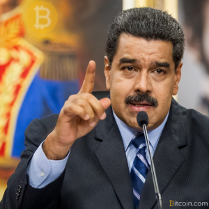 Ảnh của Tổng thống Venezuela thông báo chi tiết kế hoạch phát hành đồng Petro