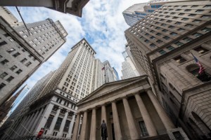 Ảnh của Bank of America và JPMorgan Chase cấm sử dụng thẻ tín dụng để mua tiền điện tử