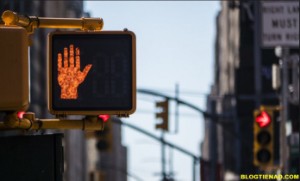Ảnh của Sàn Kraken phản đối chính sách của Bộ trưởng Tư pháp New York.