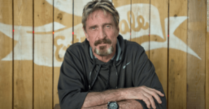 Ảnh của John Mcafee ngưng “share kèo” ICO khi bị SEC đe dọa