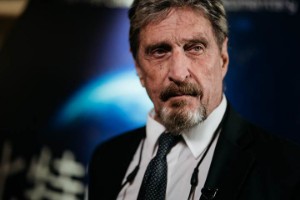 Ảnh của 100,000 USD cho bạn nếu hack được ví Bitfi “bất khả xâm phạm” của John McAfee
