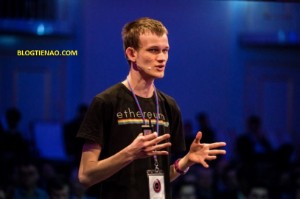 Ảnh của Vitalik Buterin: “Hối hận khi sử dụng thuật ngữ smart contracts cho Ethereum”