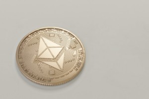 Ảnh của Ethereum giảm gần 80% giá trị so với Bitcoin
