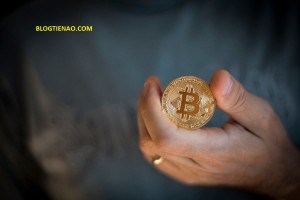 Ảnh của Giá Bitcoin có thể giảm hơn nữa, giá trị thực của tiền điện tử chưa được chứng minh.