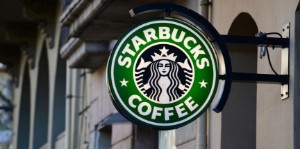 Ảnh của Starbucks cuối cùng đã chấp nhận thanh toán bằng tiền điện tử