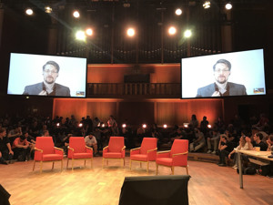 Ảnh của Edward Snowden nhấn mạnh vai trò của bảo mật thông tin cá nhân tại hội nghị Web3 Summit