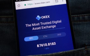 Ảnh của OKEx sẽ cho phép người dùng nhận về mức lãi suất 4% nếu lưu trữ stablecoin Dai