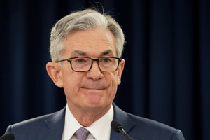 Ảnh của Jerome Powell: Bitcoin gần với vàng hơn so với đô la