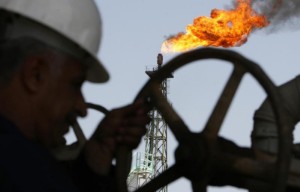 Picture of Oil Edges up Before US Inventory Data, OPEC Meet