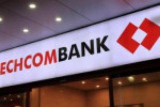 Techcombank: Lãi trước thuế nửa đầu năm tăng 71%, nợ xấu giảm 14%