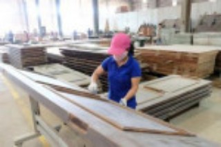 Doanh nghiệp mong sớm có vắc xin để sản xuất trở lại