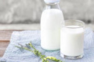 Doanh nghiệp đồ uống, sữa, nước giải khát 'kêu cứu' vì không phải hàng thiết yếu