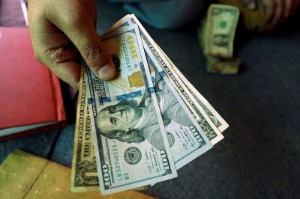 Picture of Dollar Up but Ends Week Near One-Month Low Over U.S Data, Fed Decision