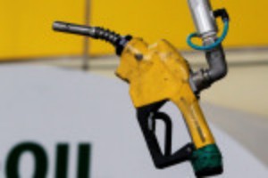 Picture of Oil prices dive, head for big weekly loss on demand worries