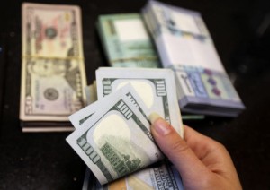 Picture of Dollar hits new 9-1/2 month high as FX traders seek safety