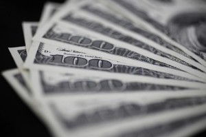 Picture of Dollar Edges Higher, But still Near One-Month Low After Payrolls