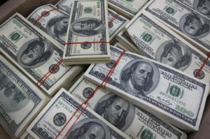 Picture of Dollar Edges Higher; Growing Risk Aversion Helps