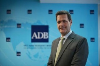 ADB hạ dự báo tăng trưởng Việt Nam năm 2021 còn 3,8%