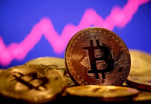 Picture of Bitcoin jumps 9% to touch 12-day high