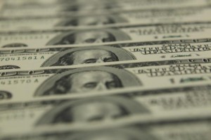 Picture of Dollar Edges Lower; Nonfarm Payrolls Key This Week