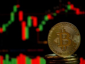 Picture of Bitcoin rises 7.1% to $55,163