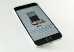 Ảnh của Thị trường ngày mới: Doanh thu của Apple, giá dầu và báo cáo việc làm