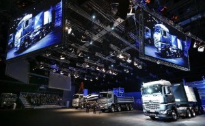 Ảnh của Chứng khoán Châu Âu giảm; Cổ phiếu nhà sản xuất xe tải Daimler ra mắt tại Frankfurt