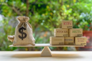 Ảnh của VNM ETF mua mạnh ITA, IDC, VND, HPG trong tuần đảo danh mục quý 4