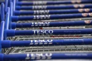 Ảnh của Chứng khoán Châu Âu trái chiều; Cổ phiếu công nghệ suy yếu, Tesco tốt hơn