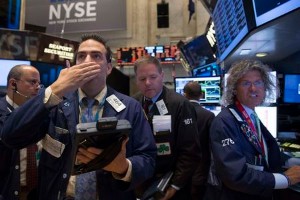 Ảnh của S&P500 đóng cửa ít thay đổi khi cổ phiếu công nghệ phục hồi vào cuối phiên