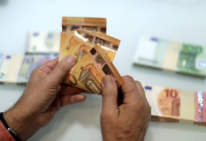 Ảnh của Euro tiếp tục giảm so với đồng Đô la với triển vọng tăng lãi suất của Fed