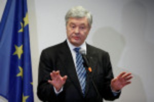 Picture of Former Ukraine president defies arrest threat in showdown with successor