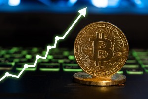 Ảnh của Bitcoin vượt mốc 44.000 đô la, RSI hình thành tín hiệu tăng giá