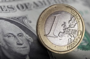 Ảnh của Đồng Đô la tăng giá, đồng Euro giảm xuống gần mức thấp nhất 21 tháng