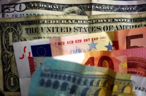 Ảnh của Đồng Đô la tăng lên khi Fed tăng lãi suất; Đồng Euro giảm