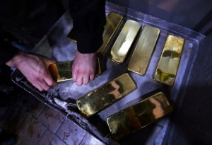Picture of Gold gains as Ukraine fighting boosts safe-haven demand