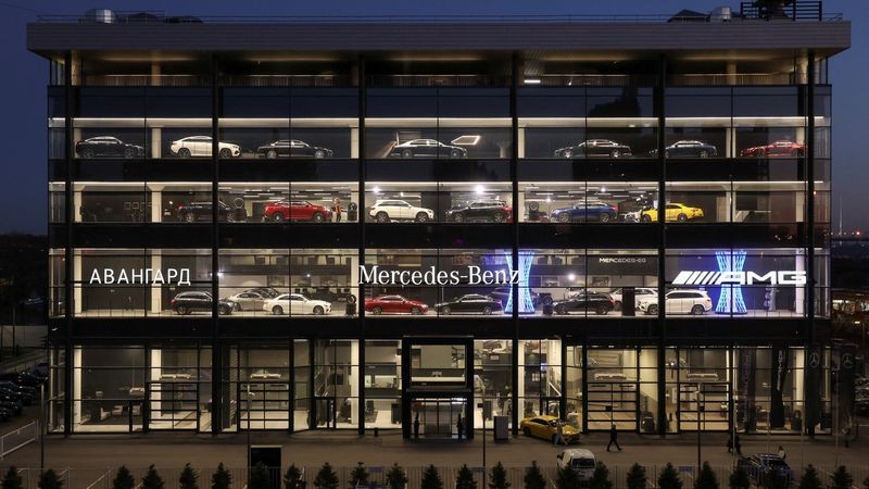 Mercedes Benz Says Inventory To Remain High In Q2 Amid Chip Shortage