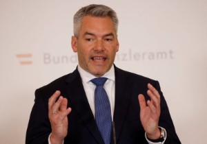 Picture of Austria says Russian gas still flowing as it scrambles for alternatives