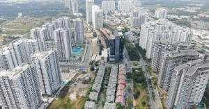 Ảnh của Ngoại thành TPHCM: Những chiếc áo chật?