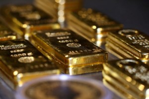 Picture of Gold prices pinned near 2-1/2-month low as investors await Fed meeting