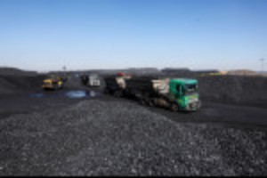 Picture of South African coal miners turn to trucks as rail service deteriorates