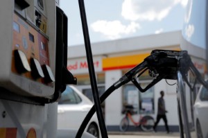 Picture of U.S. retail gasoline prices hit new record, as refiners struggle to meet demand