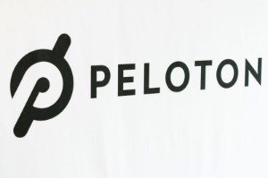 Ảnh của Where's the Floor? Stifel Downgrades Peloton Stock to Hold, Others Find Risk-Reward Attractive