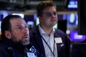 Ảnh của Wall Street set to extend declines on rate hike concerns